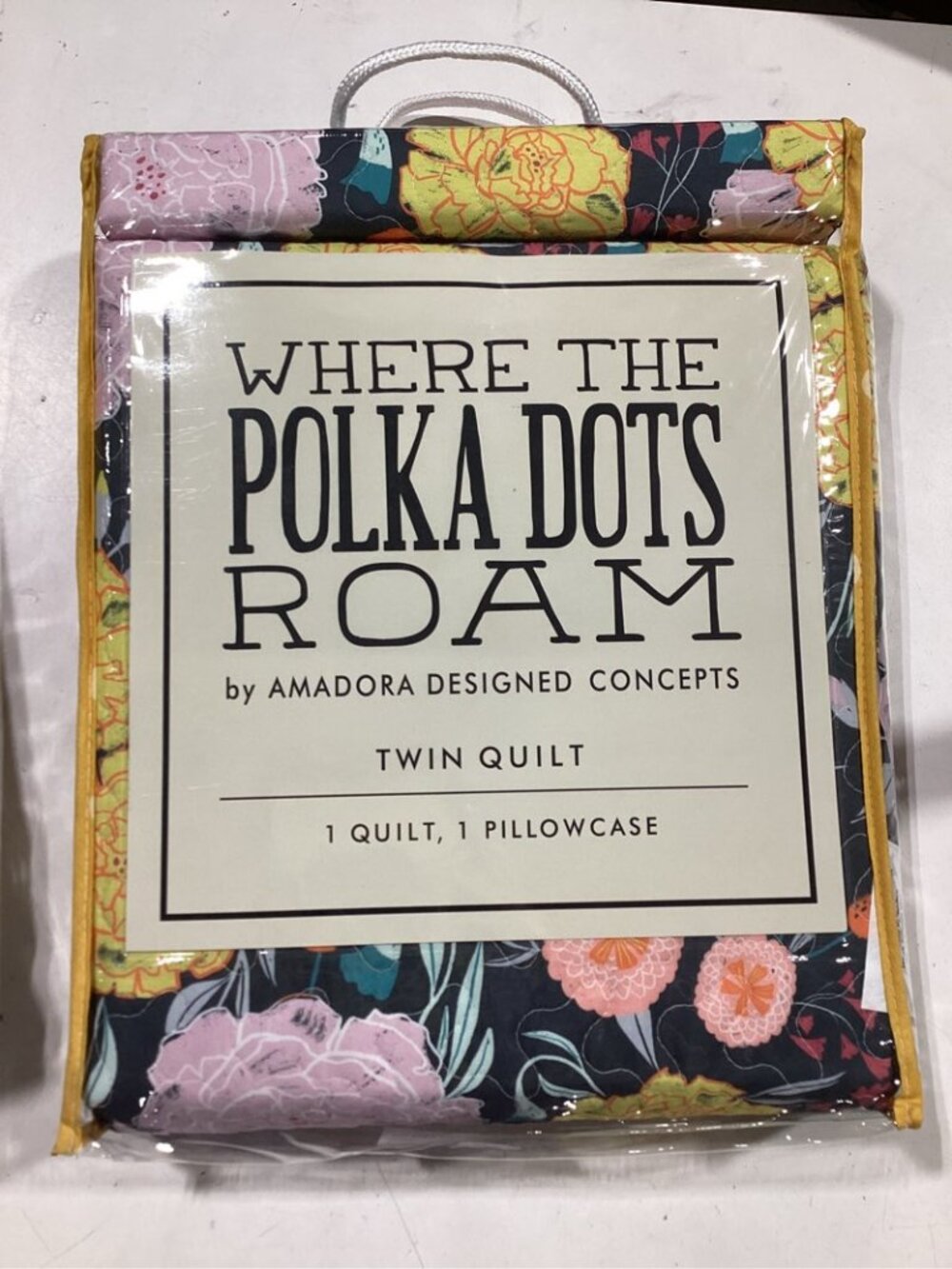 Where The Polka Dots Roam Twin Quilt and Pillowcase - New